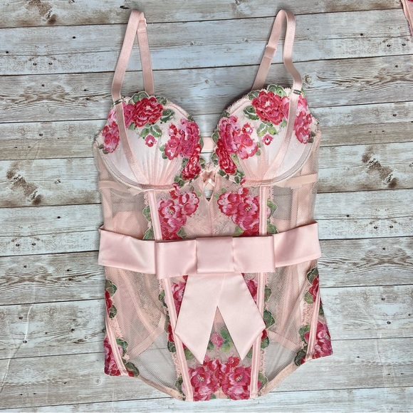 Victoria’s Secret Embroidered Roses with Crystals Corset and Panty Set - Picture 3 of 15